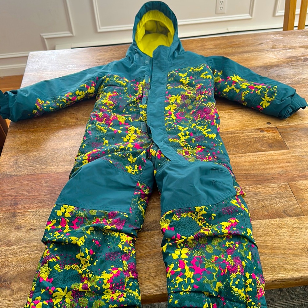 Ll Bean cold buster snowsuit 4t - excellent condition.
